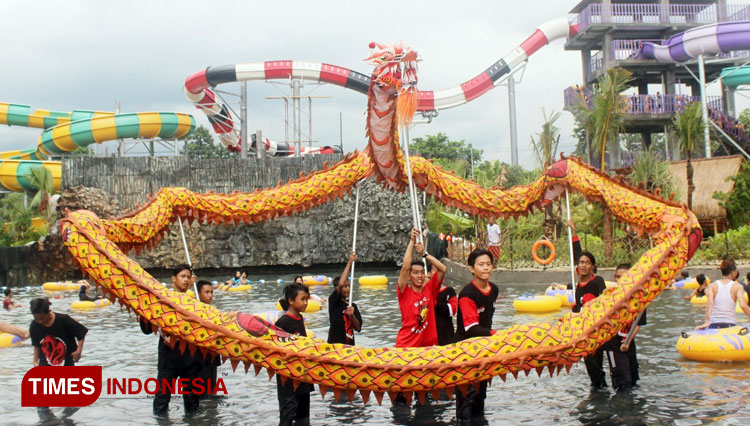 Meriahkan Imlek 2022, Jogja Bay Waterpark Hadirkan Barongsai Air dan Red Bubble Foam Party