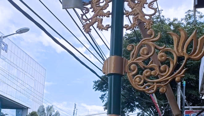 Ornamen Lampu Hias Kayutangan Heritage Rusak Akibat Tertabrak Pick Up