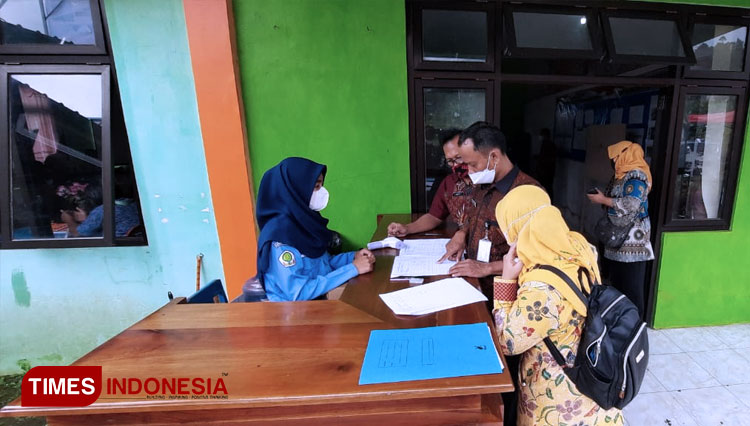 Sekolah-lapang-di-Balai-Desa-Sirukun-Kecamatan-Kalibening-Banjarnegara-2.jpg