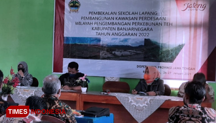 Sekolah lapang di Balai Desa Sirukun Kecamatan Kalibening, Banjarnegara. (FOTO: Wahju DJatmika for TIMES Indonesia)