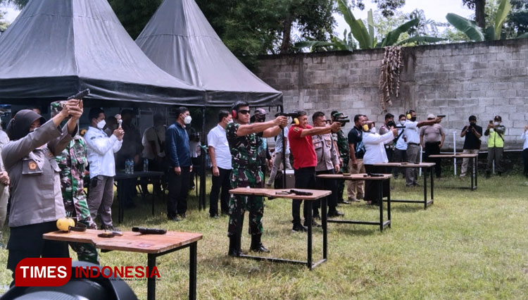 Bupati Sugiri Sancoko Latihan Menembak Bersama Forkopimda Ponorogo