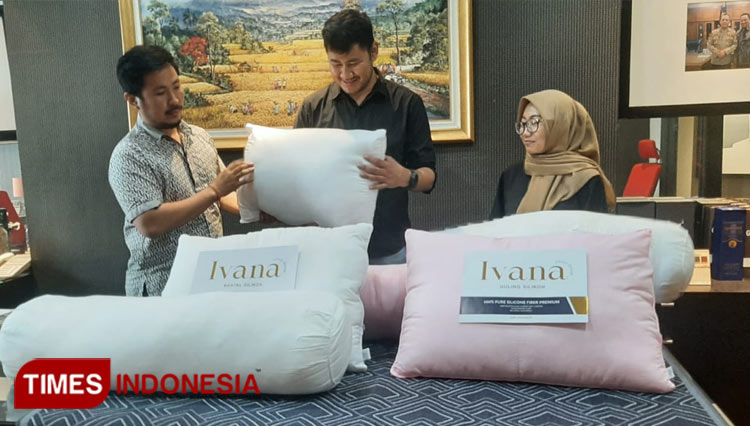 Bantal Guling Ivana Produksi UMKM Surabaya Punya Kualitas Setara Produk Impor