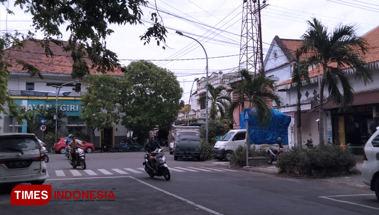 Kondisi Jalan Basuki Rahmat Gresik (Gardu Suling) (Foto: Akmal/TIMES Indonesia)
