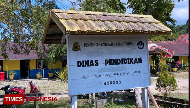 Kantor Dinas Pendidikan Kabupaten Pulau Taliabu. (foto: Husen Hamid/TIMES Indonesia)