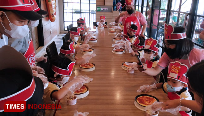 Nikmati Serunya Kreasi Pizza ala Koki Cilik di Pizza Hut Delivery Probolinggo