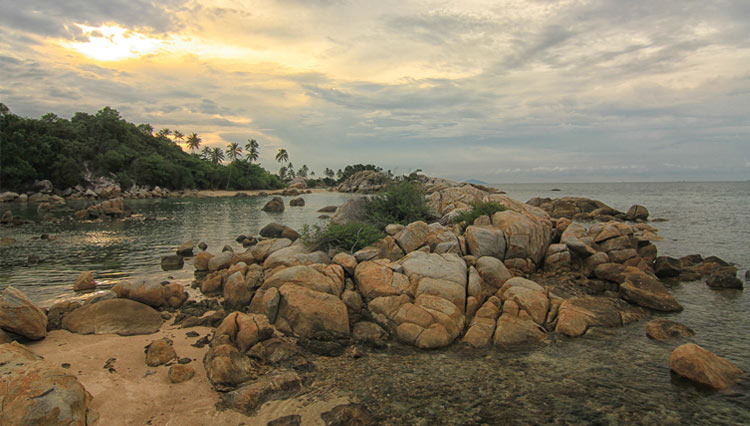 A nice view of Parai Tenggiri Beach, Bangka. (Photo: Indonesia Kaya)