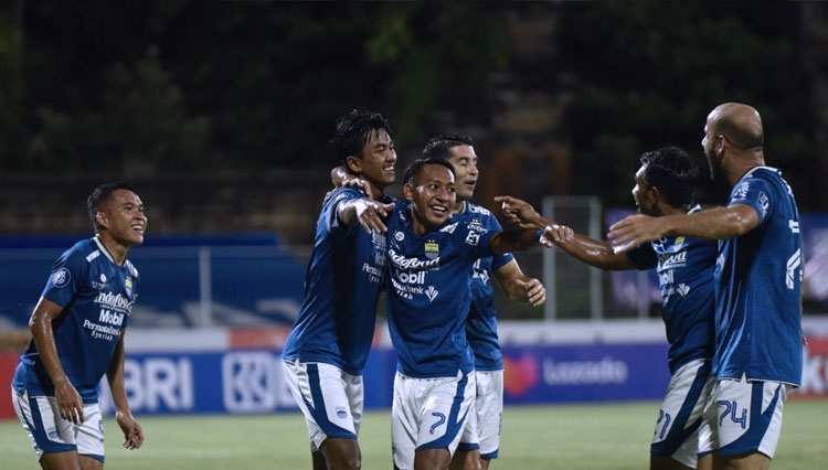 Selebrasi pemain Persib saat melawan Persikabo 1973 (Sumber foto: Persib.co.id)