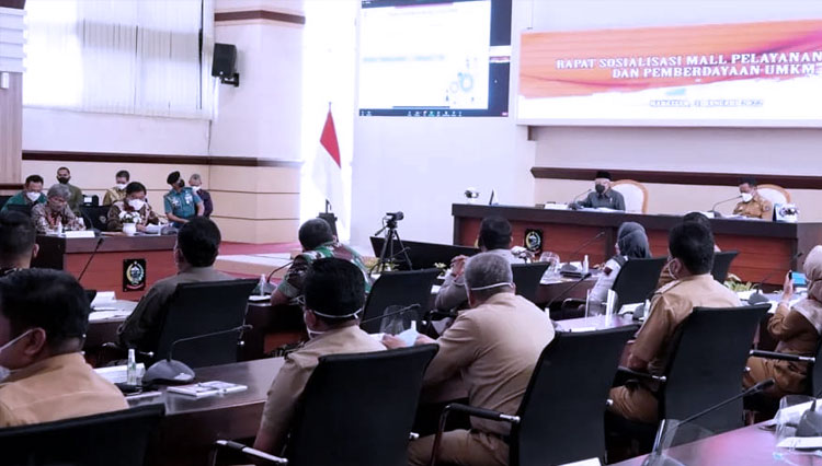 Wapres saat memimpin Rapat Sosialisasi Mall Pelayanan Publik dan Pemberdayaan UMKM di Kantor Gubernur Sulawesi Selatan, Senin (31/01/2022). (FOTO: Setkab RI)