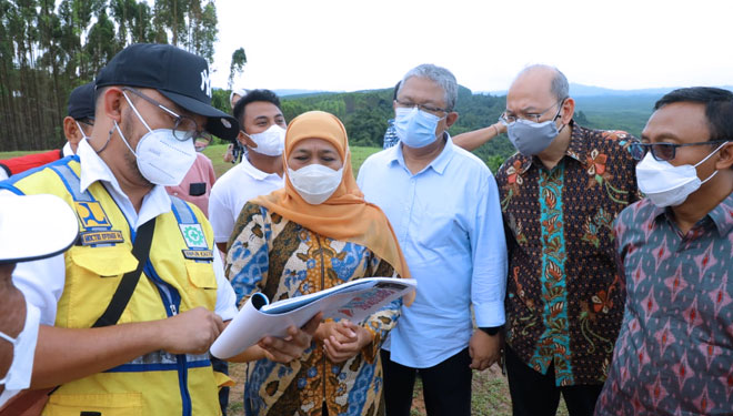 Gubernur Khofifah b
