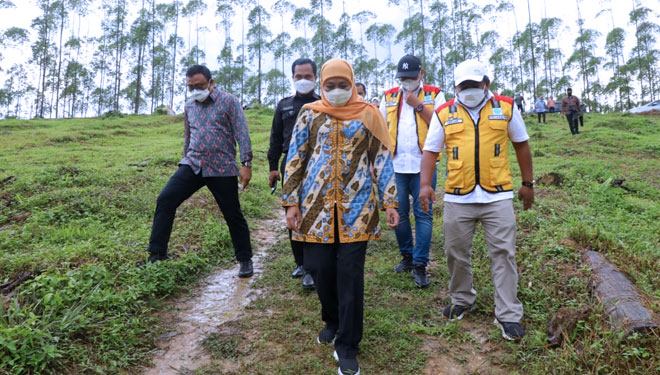 Gubernur Khofifah c