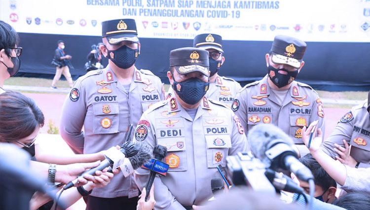 Kadiv Humas Polri Irjen Pol Dedi Prasetyo saat memberikan keterangan persnya. (FOTO: Dok. Humas Polri)