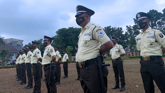 Dipamerkan di HUT ke - 41, Begini Perubahan Seragam Baru Satpam 