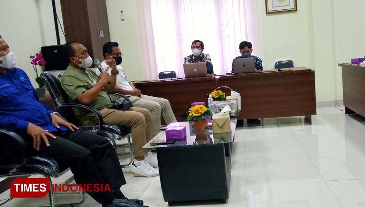 Sekda Kota Banjar saat membuka pelatihan SPBE di Aula Diskominfo Kota Banjar (foto: Susi/TIMES Indonesia)
