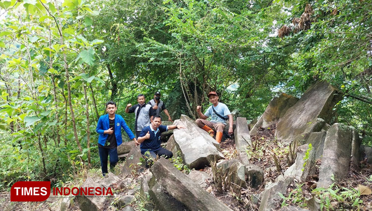 Watu Lakar a