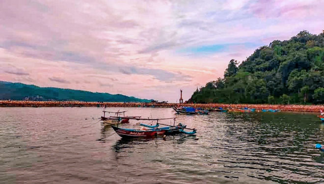 Dermaga Tamperan Pacitan b