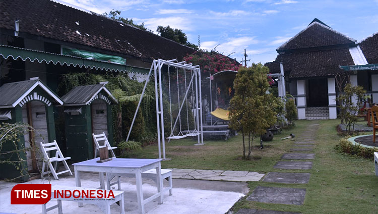 De Koloniale Resto and Coffee Kota Blitar 4