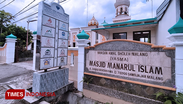 Suasana Masjid Manarul Islam Sawojajar Kedungkandang Kota Malang. (Foto: Adhitya Hendra/TIMES Indonesia)