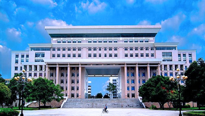Salah satu kampus terkemuka di China, Guangxi University. (FOTO: tripadvisor)