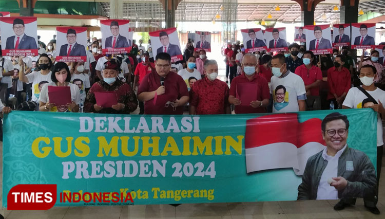 Masyarakat Etnis Tionghoa yang menamakan diri 'Komunitas Cina Benteng' saat menyampaikan dukungannya kepada Gus Muhaimin. (Foto: Edi Junaidi Ds/TIMES Indonesia)