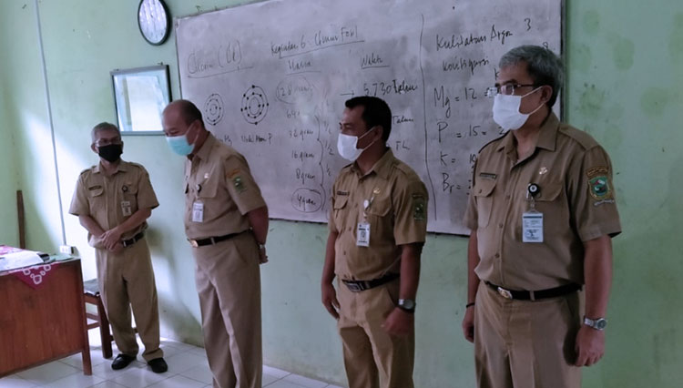 Sekda Banjarnegara Lakukan Visitasi Pembelajaran Tatap Muka Terbatas