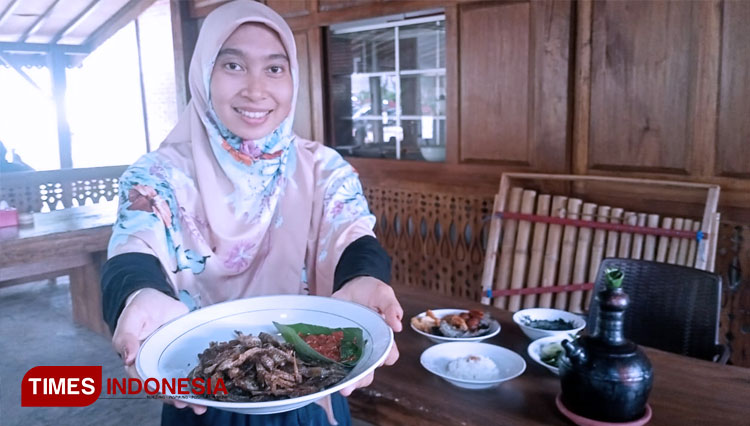 Warung Puncak Banyuwangi, Pengobat Rindu Masakan Emak