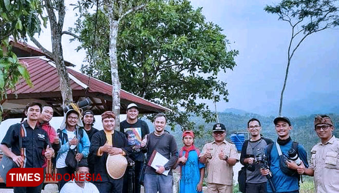 Endang Bahrum b