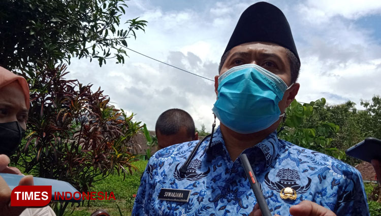 Kepala Disdikbud Kota Malang, Suwarjana saat ditemui awak media. (Foto: Rizky Kurniawan Pratama/TIMES Indonesia)